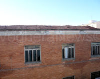 VOGHERA 28/01/2015: Iniziati i lavori per la messa in sicurezza degli ex Magazzini Generali il cui tetto è crollato (all’interno la FOTO dall’alto della parte restante del tetto)