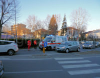 VOGHERA 02/02/2015: Auto butta a terra anziano alla rotonda della piscina