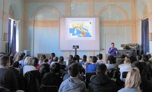 VOGHERA 17/03/2015: Scuola. Alla Dante lezione di terremoti e vulcani