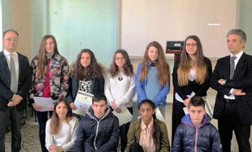 VOGHERA 11/03/2015: Scuola.“Un poster per la pace”. Premiati gli alunni della Plana