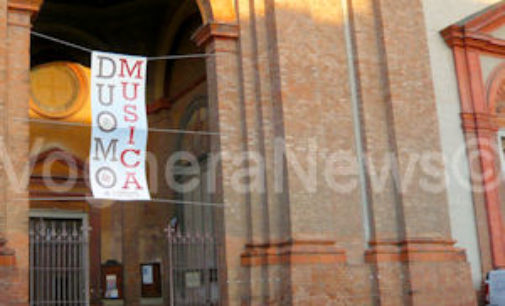 VOGHERA 14/04/2015: Domenica concerto in Duomo della Corale Vittadini