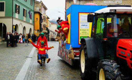 VARZI 15/02/2016: Carnevale. Tempo troppo brutto. Rinviata la sfilata dei carri allegorici