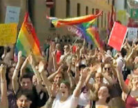 PAVIA 13/05/2016: Gay Pride. Il Comune invita i commercianti ad esporre la bandiera. L’Ncd si ribella