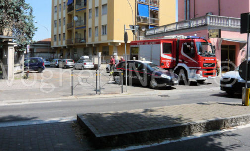 VOGHERA 06/07/2016: Fuga di gas da un’auto posteggiata. Due ore di allarme. Mobilitati i pompieri