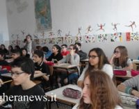 VOGHERA 13/04/2017: A scuola di scrittura e illustrazione. Gli alunni della Pascoli incontrano Guido Conti