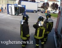 VOGHERA 08/05/2017: AGGIORNAMENTO. Il Rondó Carducci bloccato fino a tarda sera per il ribaltamento di un bilico