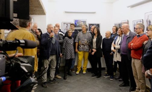 VOGHERA 23/10/2017: “8 x 4 = 50”. Inaugurata a Spazio 53 la mostra fotografica collettiva sul workshop di Roberto Cifarelli. E’ aperta fino al 3 Novembre