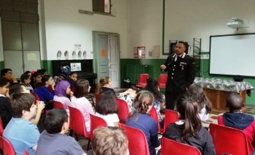 VOGHERA 09/05/2018: Lezione dei Carabinieri sul bullismo alla scuola De Amicis