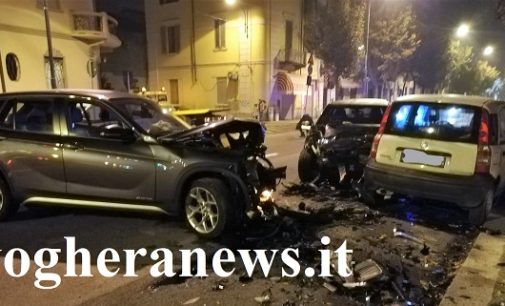 VOGHERA 16/10/2018: Scontro a catena in Corso 27 Marzo. Distrutte 4 auto. Tre le persone coinvolte