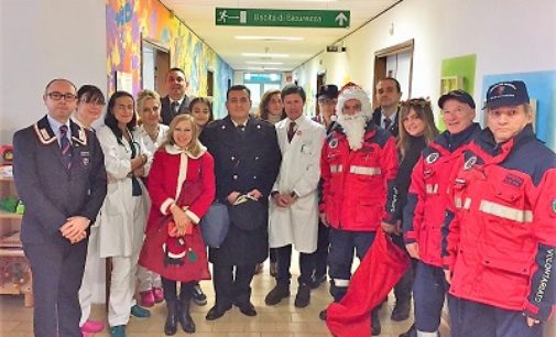 VOGHERA 24/12/2018: Carabinieri in ospedale… con Babbo Natale a far visita ai piccoli ricoverati