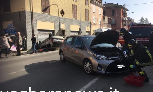 PONTE NIZZA 18/02/2019: Incidenti a raffica sulla strade della provincia. Ribaltamento sulla provinciale per il Penice. Ieri sera anche un morto nel pavese