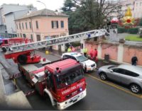 BRONI 01/02/2020: Spettacolare soccorso a persona questa mattina. I vigili del fuoco utilizzano l’autoscala