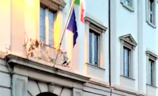 VOGHERA 17/02/2020: Sul palazzo dell’ex Anagrafe mancava la Bandiera. L’odissea burocratica lunga 9 mesi di un Comitato cittadino per fare tornare il Tricolore