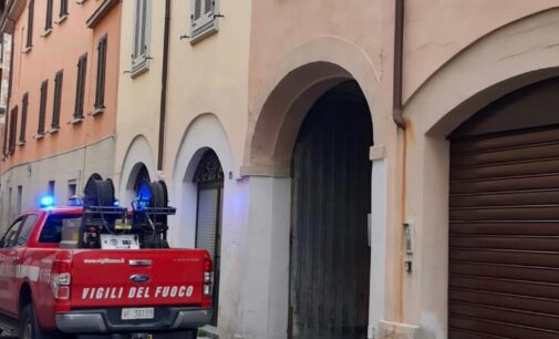 VOGHERA 30/04/2021: Fumo nero in centro storico. Incendio in una casa di via Borroni