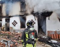 COLLI VERDI 23/12/2021: Incendio distrugge abitazione a Rio Molato
