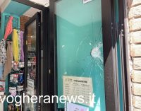 VOGHERA 18/05/2022: Vandalismi contro la sede della Lista Civica “Voghera +Libera” e contro un negozio. La condanna del Sindaco e della Giunta. Appello alle forze dell’ordine