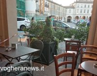 VOGHERA 10/07/2022: AGGIORNAMENTO Spari in piazza del Duomo. Un 51enne è stato ferito alle gambe da colpi di arma da fuoco. I carabinieri hanno fermato un sospettato