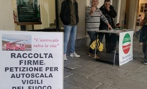 VOGHERA 24/10/2022: Autoscala dei vigili del fuoco. 300 le firme già raccolte da L’Italia del rispetto