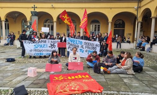 PAVIA 11/11/2022: Studentessa malata obbligata a mangiare al freddo. Ieri manifestazione di protesta degli studenti. Il rettore chiede scusa ma il caso resta aperto