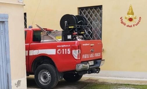 BOSNASCO 03/02/2025: Incendio distrugge abitazione. Vigile del fuoco resta ferito nel corso dell’intervento