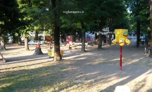 VOGHERA 06/07/2024: Riqualificazione del parco giochi di via Cignoli. Il Comune decide una donazione privata all’Auser da parte di Sindaco Giunta e assessore regionale Lucchini