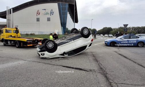 VOGHERA 14/10/2024: Scontro alla rotatoria. Un’auto si ribalta