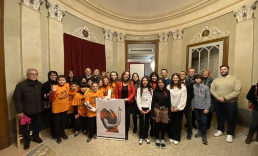 VOGHERA 27/11/2024: Gli studenti dell’istituto Pertini a teatro contro la violenza di genere