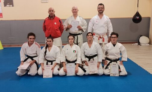 VOGHERA 13/11/2024: Karate. L’Accademia Arti Marziali ha laureato le nuove cinture nere