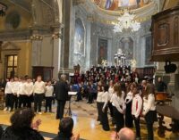 VOGHERA 23/12/2024: Il Coro Pertini con la Polifonica Gavina. Un Concerto di Natale carico di emozioni e atmosfera