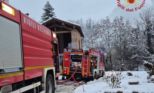 MONTESEGALE 10/12/2024: Incendio abitazione. Danni ingenti ad una casa di frazione Molino